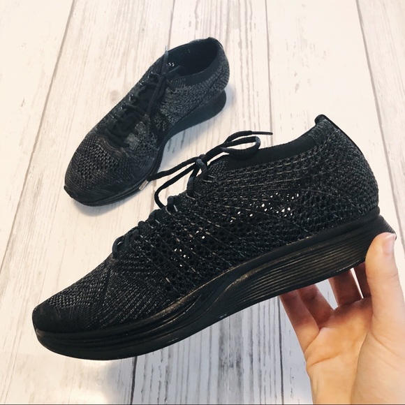 NEW Nike Flyknit Racer Midnight Triple Black - Picture 5 of 8